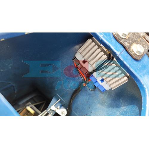 PowerSafe CONTROL UNIT - REGULATES VOLTAGE ON VESPA 125 PRIMAVERA - ET3 (SUITABLE FOR PROTECTING BULBS AND LED KITS)