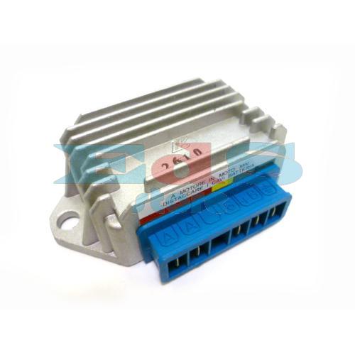 REGOLATORE DI TENSIONE VESPA MODELLI CON BATTERIA 5 USCITE